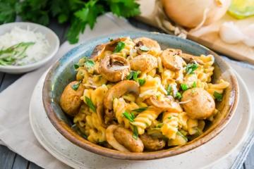 Creamy Pumpkin Pasta with Seared Mushrooms