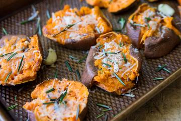 Garlic Parmesan Smashed Sweet Potato Rounds