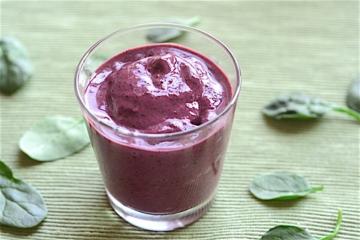 Hidden-Spinach Berry Smoothie