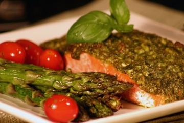 Wild Salmon Fillets with Basil and Hazelnut Crust
